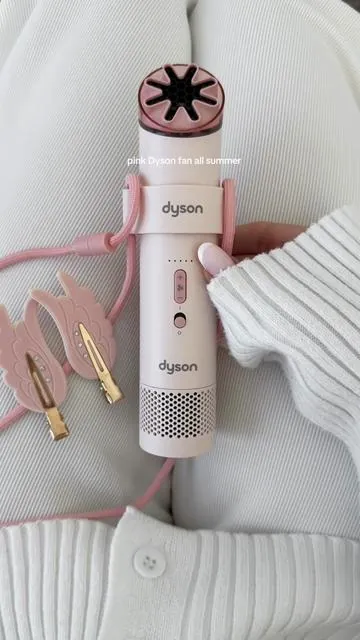 #dyson #portablefan #summeressentials #handheldfan #dysonairwrap 