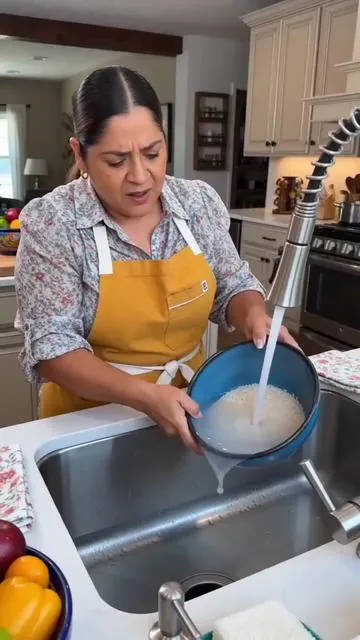 The fruit washing ASMR you didn’t know you needed 🍓💦 Watch this drain basket do all the heavy lifting. Pure magic for your kitchen. Listen to that water! Flash sale happening NOW! 🏃‍♀️🔥  #asmrtiktok #oddlysatisfying #fruitwash #tiktokshop #homefinds