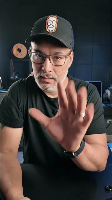 ¿Y si te dijera que un solo anillo puede decirte mucho más sobre tu salud de lo que imaginas? 💍📊 En este video pongo a prueba el RingConn Gen 3, un anillo inteligente que monitorea tu actividad física, frecuencia cardíaca, sueño, niveles de estrés y, lo más interesante, detecta posibles signos de apnea del sueño, una función que muy pocos anillos inteligentes ofrecen actualmente. Además, incluye seguimiento del ciclo menstrual, batería de larga duración y acceso a todas sus funciones sin pagar una suscripción mensual, algo que lo diferencia de muchas otras alternativas. ¿Será la mejor opción para reemplazar un smartwatch? Te cuento mi experiencia, sus ventajas y todo lo que necesitas saber antes de comprarlo. #tiktokshop #smartring @RingConn Global @RingConn Store 