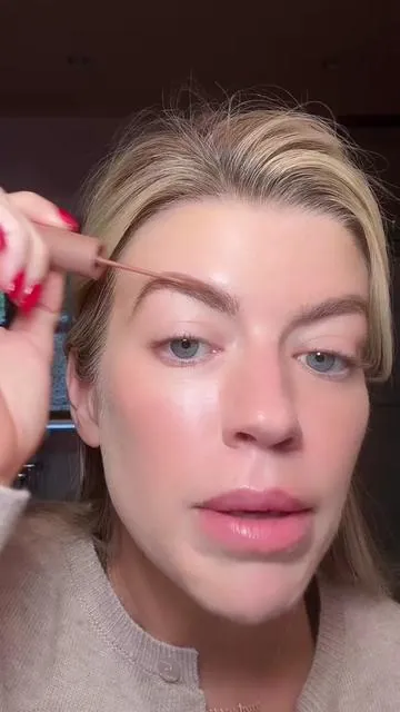 K beauty does it again ✨ @Laka US #browgel #eyebrowgel #browshaping #eyebrowserum #browserum 