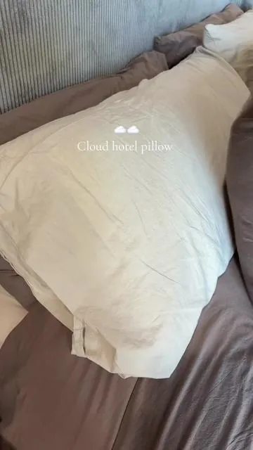 Cloud hotel pillows #pillows #mellowsleep #hotelpillow #cloudpillow #comfypillow 