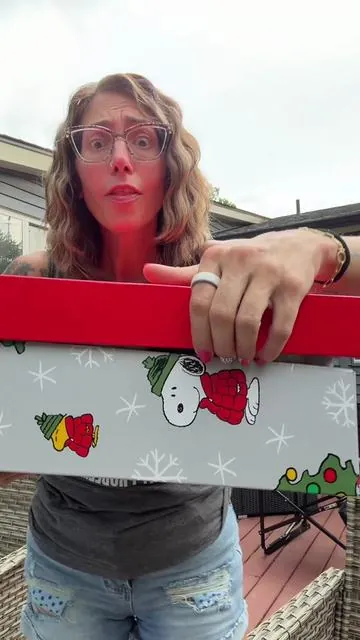 Grab this!! Brand new snoopy blankets that come with the gift box and they are reversible. #berkshireblanket #snoopy #tiktokshopcreatorpicks #peanutschristmas #holidayblanket 