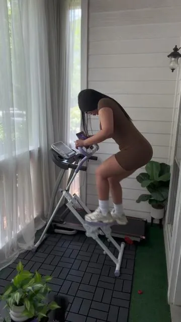 Máquina de ejercicio para entrenar desde casa 🏡 #gym #entrenarencasa #entrenarncasa #entrenar #mujeres 