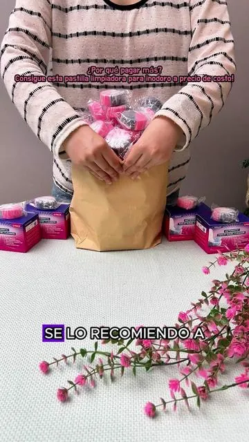 Esta pastilla limpiadora para inodoro mantiene tu baño impecable. Solo colócala en el tanque y deja que haga el trabajo. ¡Super fâcil! #limpiadorparainodoro #esencialesdelhogar #trucosdelimpieza #TikTokShopBlackFriday #TrucosPara ElBaño