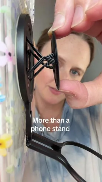 My favorite phone grip just got an upgrade #phoneaccessories #phonestand #phonegrip #iphone #android 