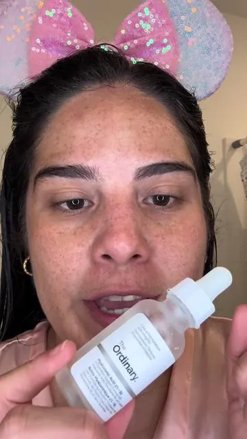Sientes la piel seca, opaca o acartonada? 🥶 El Ácido Hialurónico 2% + B5 de The Ordinary es el secreto para una piel ultra hidratada, luminosa y con ese efecto "relleno" que todas buscamos. ¡Adiós a las líneas de expresión por deshidratación! 💧 Consigue el tuyo original en el carrito naranja de aquí abajo. 🛒👇 #theordinary #acidohialurónico #hyaluronicacid #skincare #cuidadodelapiel          