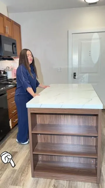 El toque final que necesitas en tu cocina 💯✨😮‍💨imitación de mármol resistente al agua con centro de carga y luces led 🔥👆pide la tuya antes que se agote 🏃🏻‍♀️#isla #kitchen #homedecor #marmol #furniture 