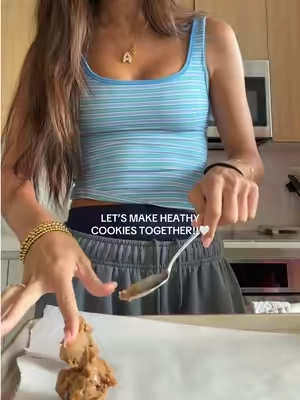 TRUST ME ON THIS PLZZZ #hungryroot #proteincookiedough #chickpeacookiedough #healthycookiedough #healthycookies 