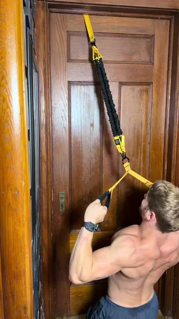 There are no excuses not to train with this resistance band. 

#resistanceband #resistancetraining #homegymequipment #fullbodyworkout #Fitness 
