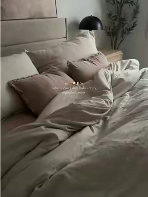 nothing beats a freshly made bed🕯️  #duvetcover #duvetset #beddingset #beddingdecor #bedsure 