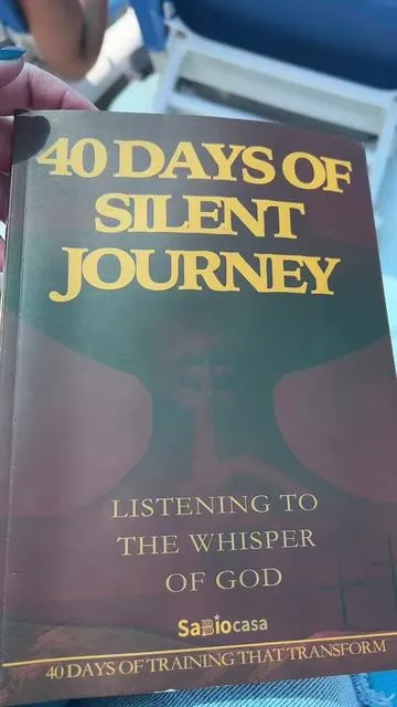 ❤️ The Big Lesson Silence is not weakness—it is spiritual strength. When we pause before reacting, we give God room to work in our hearts. Instead of asking, “Why is this happening to me?” we can begin asking, “Lord, what are You teaching me through this?” 🙏 Prayer Heavenly Father, teach me to replace complaining with confidence in You. Help me pause before I speak, choose words that bring peace, and trust that You are working even when I don’t understand. Give me a quiet heart that listens for Your voice above all the noise. In Jesus’ name, Amen. 🌼 Today’s Challenge Today, every time you’re tempted to complain: * Pause for 10 seconds. * Whisper a short prayer instead. * Ask God to help you respond with grace and trust.