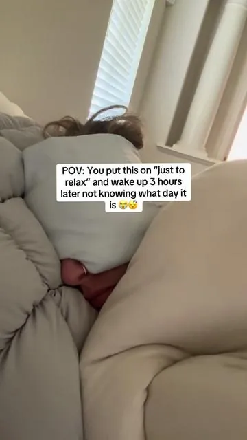 Okay but WHY does the gentle pressure and complete darkness feel this good?! 🥹 It blocks everything out and makes me feel like I’m in my own little sleep cocoon. If you’re the type who tosses, turns, wakes up easily, or needs total darkness to sleep… you’re going to want this next to your bed. 😮‍💨💤 One of those purchases you’ll use every single night. 🛒👇 #SleepTok #TikTokMadeMeBuyIt #BetterSleep #SleepMustHave #ViralFinds @Mellow Sleep 