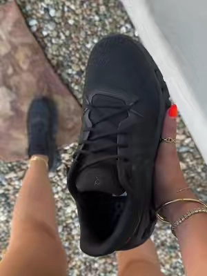 @Evans Sneakers #oncloud #onrunning #oncloudtilt #sneakers #walkingshoes 