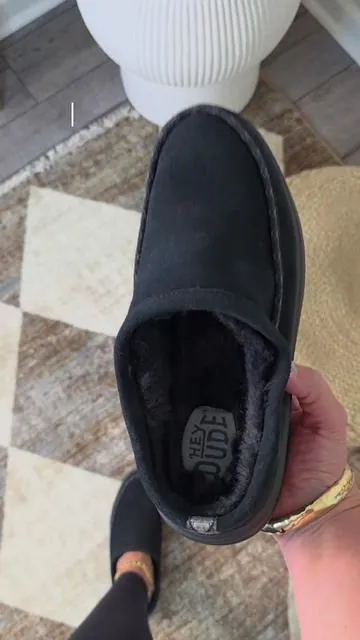 Need every color now! New cozy HeyDude Remi Toastee Suede Clogs @HeyDude #heydudeshoes #clogs #slippers #fallshoes #cozy 