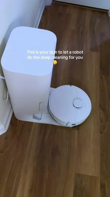 Okay, I'm genuinely so impressed. 🧼 It completely cleared the spots on the floor and the fact that it automatically washes and dries itself with hot water means zero extra work for me.  #movas10robotvacuum #robotvaccuum #robotvacuumandmopcombo #vacuumcleaner #tiktokshopfinds @MOVA USA Official 