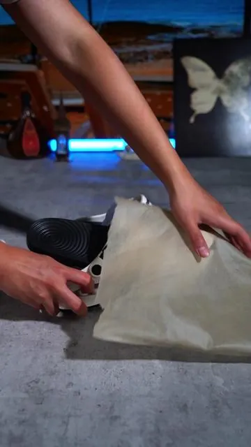 Comfortable slippers for men, there are two ways to wear it,which are versatile and fashionable #slippers #comfortable #tiktokshop #fashion#SummerVibes 