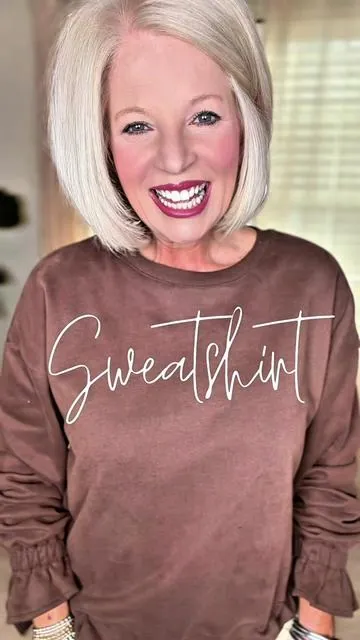 I absolutely love this sweatshirt. #womenssweatshirt #sweatshirts  @shewin_official_us   