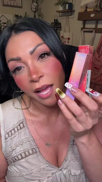 #beautytok #lips #lipgloss 