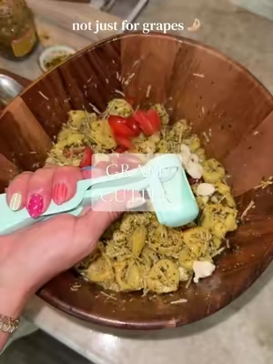 Easiest way to cut grapes but can be used to much more!   