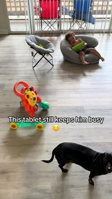 No acting, No rehearsing , Just real kid entertainment 😌 #toddlertok #tabletforkids #tabletkid #smartbaby #kidsproducts 