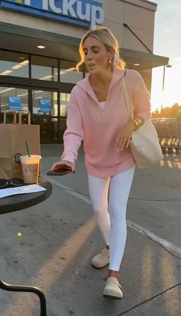 Effortlessly chic V-Neck pullover for cozy everyday wear #TikTokFashion #WomensSweatshirt #QuarterZipStyle #RelaxedFit #CasualOutfitIdeas #OOTD #ComfyChic #FallFashion #MustHave