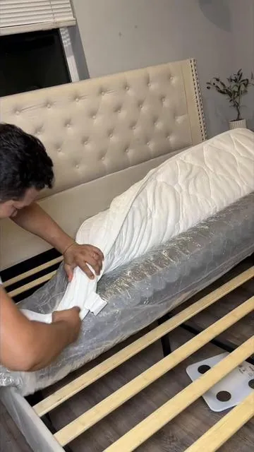 Colchón híbrido King 14 pulgadas | Colchón Memory Foam | Colchón con resortes individuales | Colchón en caja | Colchón firmeza media | Colchón que no transfiere movimiento | Colchón King 📦 Nunca imaginé que un colchón King de 14 pulgadas pudiera llegar así. Híbrido, cómodo y diseñado para reducir la transferencia de movimiento. #ColchónKing #MemoryFoam #DormirMejor #Hogar #blackfriday 