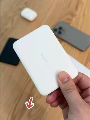 🛸Worlds skinniest power bank for your phones.@ANKER  #powerbank #magneticpowerbank #wirelesscharger #slim #anker 