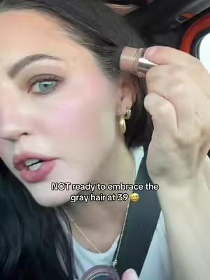 Gray hair is NOT cute imo 😅🤣 this hair concealer from Tarte has been a game changer for covering my gray hairs in between dying them.@tarte cosmetics  #hairconcealer #grayhair #grayhaircoverage #greyhair #summerwins 