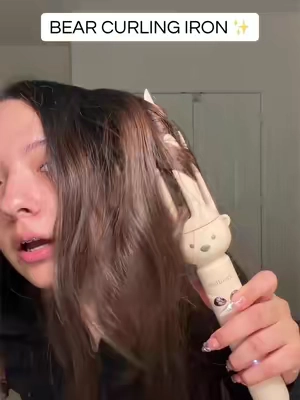 The definition of work smarter not harder 🤭 such easy curls I love #curlinghairtutorial #Summervibes #curlingiron 
