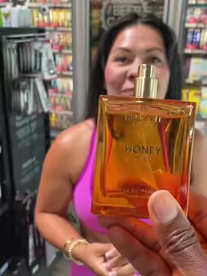 By far one of the best ones I’ve smelled ‼️👀 @BellaVitashop #tiktokshopcreatorpicks #perfume #perfumetiktok #womensperfume #bellavita 