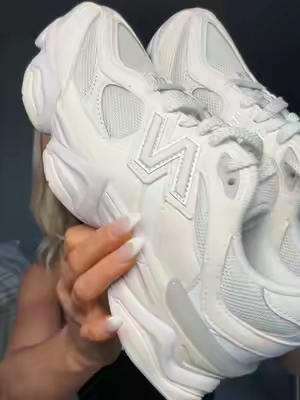 how adorable are these 🤍 run before the sale ends!! #newbalance #newbalance9060 #OOTD #sneakers 