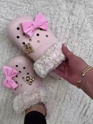 🎀💘💕 pink cozy crocs #crocs #crocsnewarrivals 