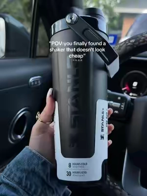 @Stanley 1913 #tiktokshopcreatorpicks #StanleyCup #stanleyshaker #blackstanley #stanleyblack 