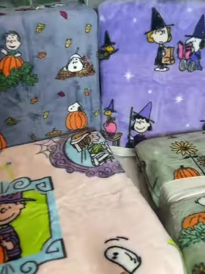 Snoopy Halloween throw blankets 🎃 👻 