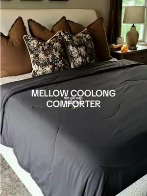 Literally keeps me the perfect temperature all night long ☁️❄️🌙 @Mellow Sleep  #mellowsleep #coolingcomforter #coolingblanket #hotsleeper #bettersleep 
