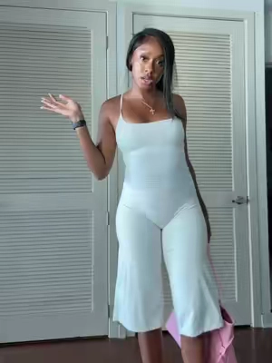 I loveeeeee me a TikTok shop fit ugh! 😍😍😍😍 #twopieceset #loungewear #capris #OOTD #tanktop 