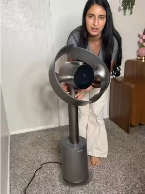 Ventilador de Torre Inteligente Sin Aspas DREAME MF10 Lite | Oscilación 270°, Control Remoto, Flujo de Aire Potente y Silencioso

El DREAME MF10 Lite está diseñado para refrescar habitaciones de forma uniforme y silenciosa. Gracias a su tecnología sin aspas, ofrece mayor seguridad y una distribución eficiente del aire.
Funciones principales
✅ Cobertura de aire de 270° para toda la habitación.
✅ Diseño sin aspas, más seguro para niños y mascotas.
✅ Control remoto para cambiar funciones fácilmente.
✅ Flujo de aire potente con tecnología AirBoost.
✅ Ajuste inteligente de la velocidad según la temperatura.
✅ Funcionamiento silencioso, ideal para dormir o trabajar.
✅ Diseño moderno y elegante.
✅ Base estable y fácil de colocar en cualquier espacio.
✅ Ahorra espacio gracias a su diseño de torre.#ventilador #ventiladormoderno #dreamemf10 #tiktokshopsummersale #summerfinds 