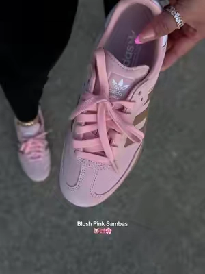 Omg obsessed 🩰🤎@Tillys 
#adidassamba #fyp #shoes
#adidas #sambas