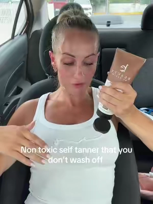 I get asked all the time where I’m vacationing 😍☀️ #BeautyByEarth #SunlessTan #NoOrangeTan #TransferProof #BronzedSkin @Beauty By Earth 
