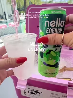 The new limited-edition Nello Apple Rush energy drink just dropped, and the apple candy flavor is such a good switch from the usual fruity options. 🍏 It has zero sugar and i think it is perfect for busy afternoons, errands, workouts, or whenever that 3 p.m. slump hits. Limited-edition flavors never stay around forever, so Apple Rush is definitely the one to try while it’s here. #drinknello #nello #energydrinks #nellonewarrivals #nelloenergy   @Nello 