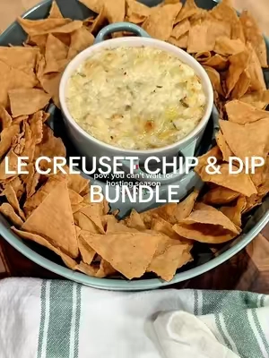 they’re basically giving away the cocotte in this bundle so they’re almost gone! #lecreuset 