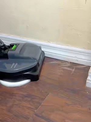 More wasting time 💪 #bissellspinwave #cleaning #vacuummop 