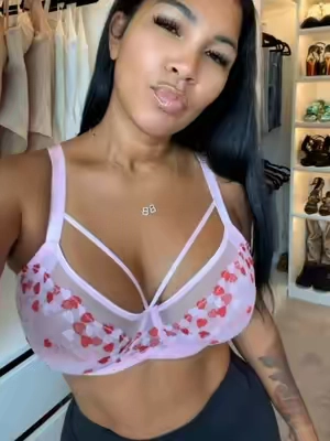 Pretty bras are non-negotiable! #hsia @Hsia-Bras #womensbra #tiktokcreatorpicks #bra 