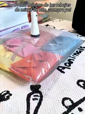 Deja de llenar tus abrigos de invierno y suéteres pesados en el armario con este conjunto de almacenamiento al vacío. Dobla, cierra, presiona el botón y mira cómo se encoge. Ahorro de espacio, sin desorden, perfecto para la familia o para viajar! 🧥 ✨
Haga clic en el enlace y empacar ahora! #TrucoDeViaje #BolsaAlVacio #OrganizadorAlVacio #BolsaViajeAlVacio #ahorroespacioviaje 