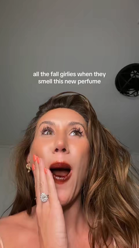 #fall #fallperfume #perfume #fragrance #tiktokmademebuyit 