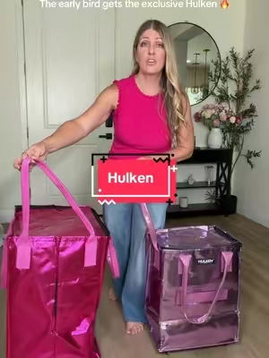Is your favorite color in stock? One bag. SO many uses. #qvc #hulken #hulkenbag #totebagonwheels 