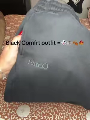 Spooky season ready 🍂👻🍁👻 #comfrt #scrunchysocks #comfortableoutfit #sweatpants #oversizedtshirt  