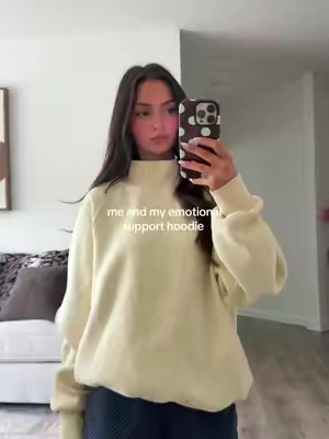 pockets and a mock neck!!?? I’m solddd @Comfrt 