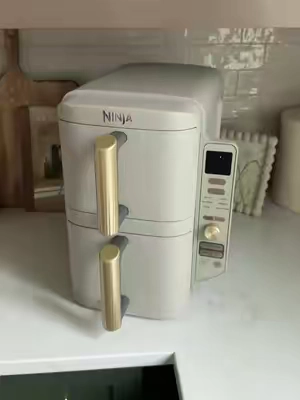 The stone and gold looks so good in the kitchen #airfryer #ninjaairfryer #doublestackairfryer 