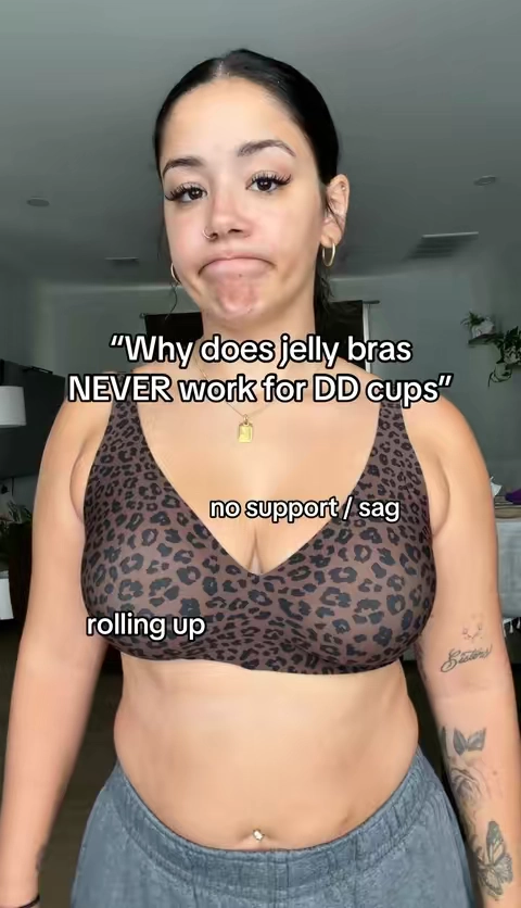 36d wearing a medium #bra #jellybra #oeak 